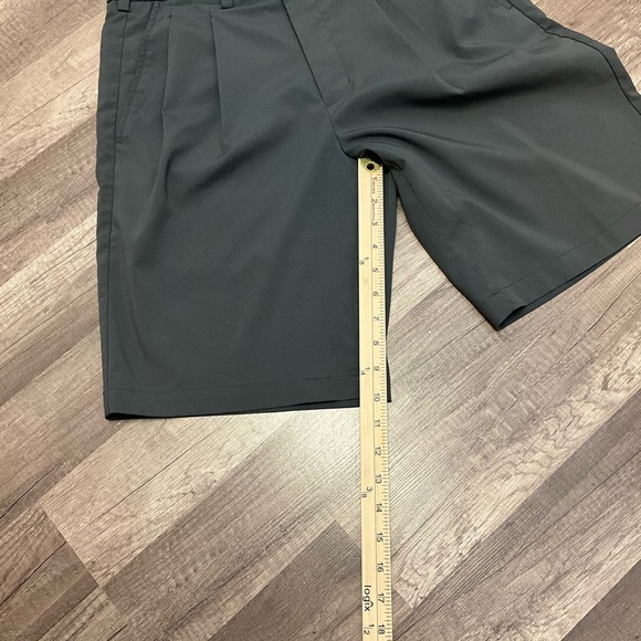 PGA TOUR Men’s Golf Shorts Size 30 In Dark Gray - Picture 4 of 5